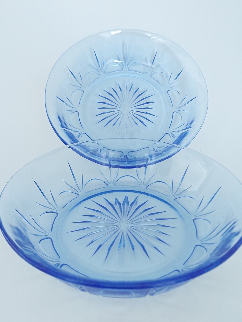 VTG Avon Fostoria American Blue Glass Bowl Set of 2 Cereal Salad Starburst